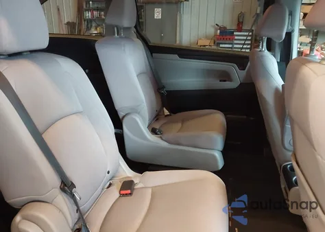 2019 Honda Odyssey Lx z USA, uszkodzony, nr VIN 5FNRL6H22KB047283